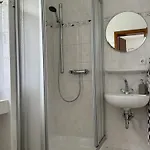 Modern With 2 Bathrooms In *