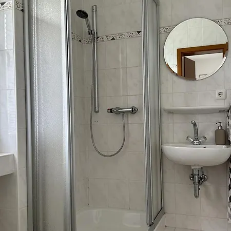 Modern With 2 Bathrooms In *