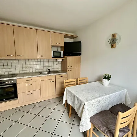 Apartment Modern With 2 Bathrooms In Lirstal