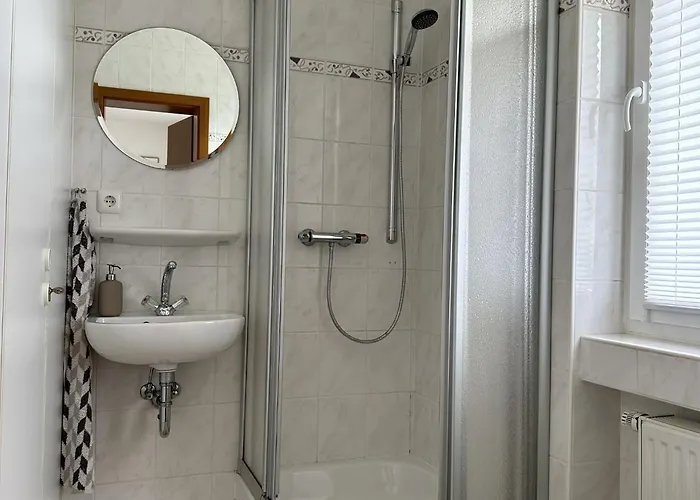 Modern With 2 Bathrooms In דירה