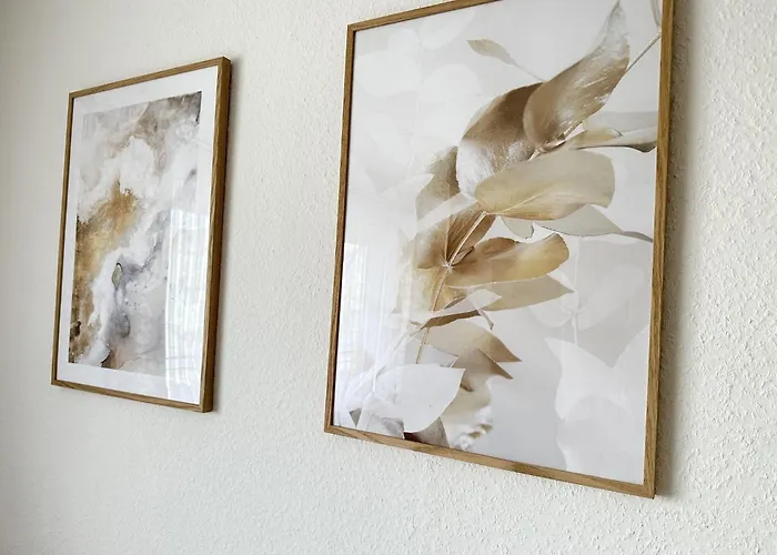 Modern With 2 Bathrooms In דירה *