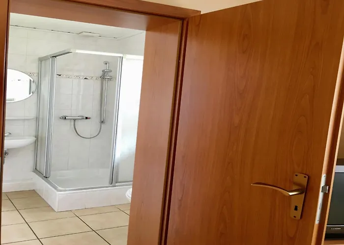 Modern With 2 Bathrooms In דירה